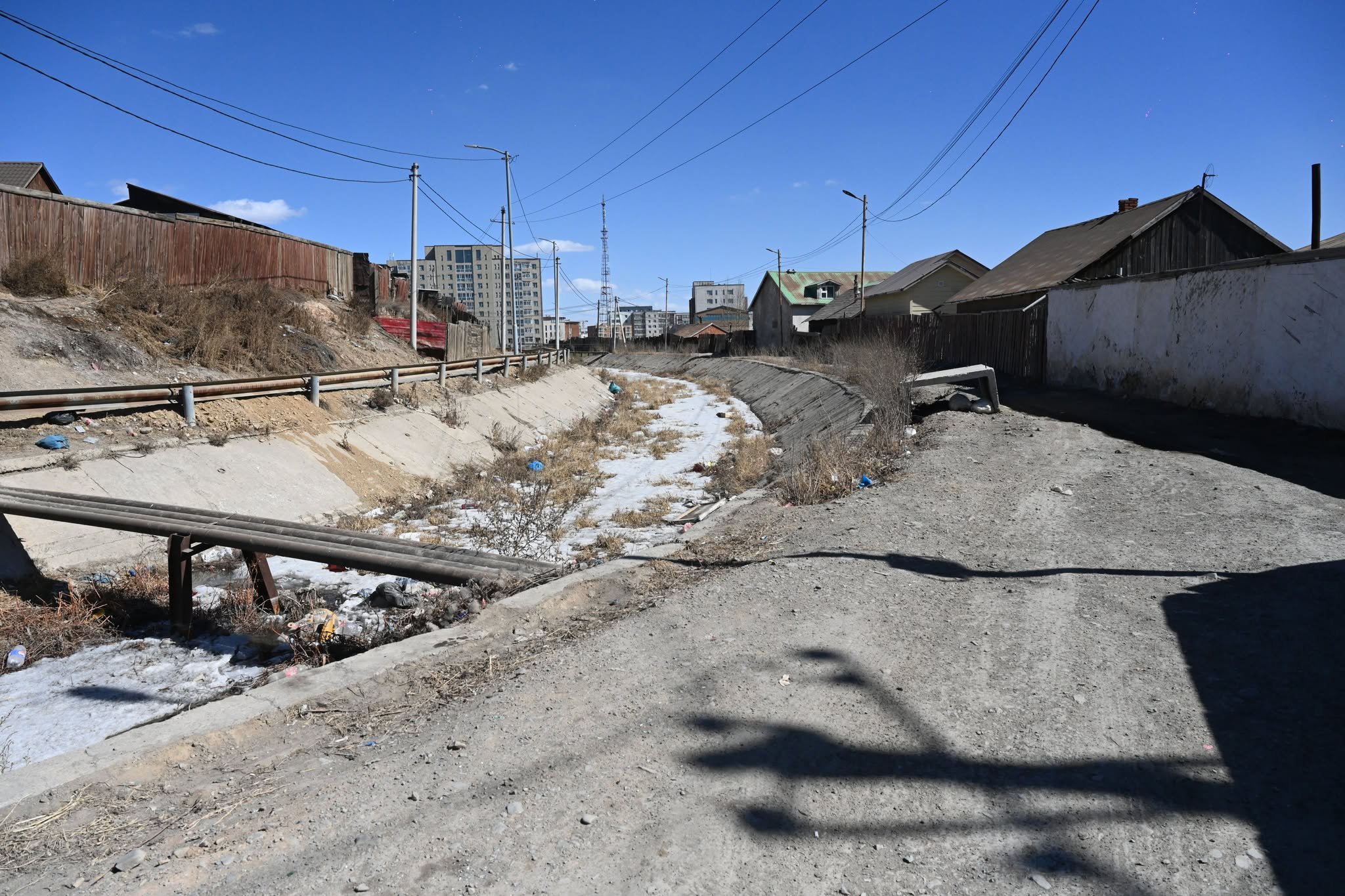 Баянгол дүүргийн гэр хорооллын 6 хороог дамнасан дугуйн болон явган хүний замыг энэ онд хийнэ 1