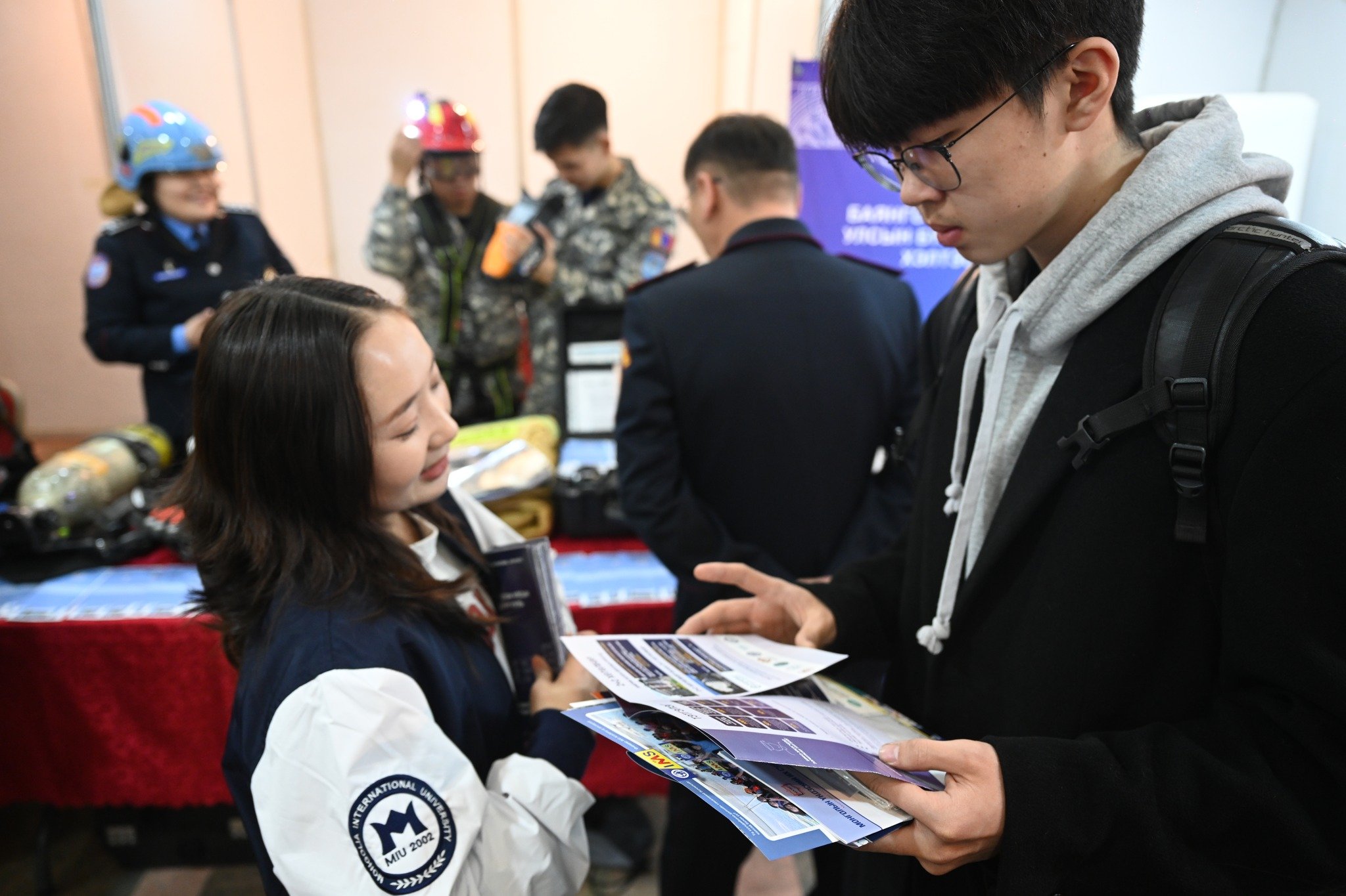 “Баянгол Боловсрол-2026” үзэсгэлэнд их дээд сургуулиудаас гадна 10 гаруй орны 300 гаруй боловсролын байгууллага оролцож байна 3