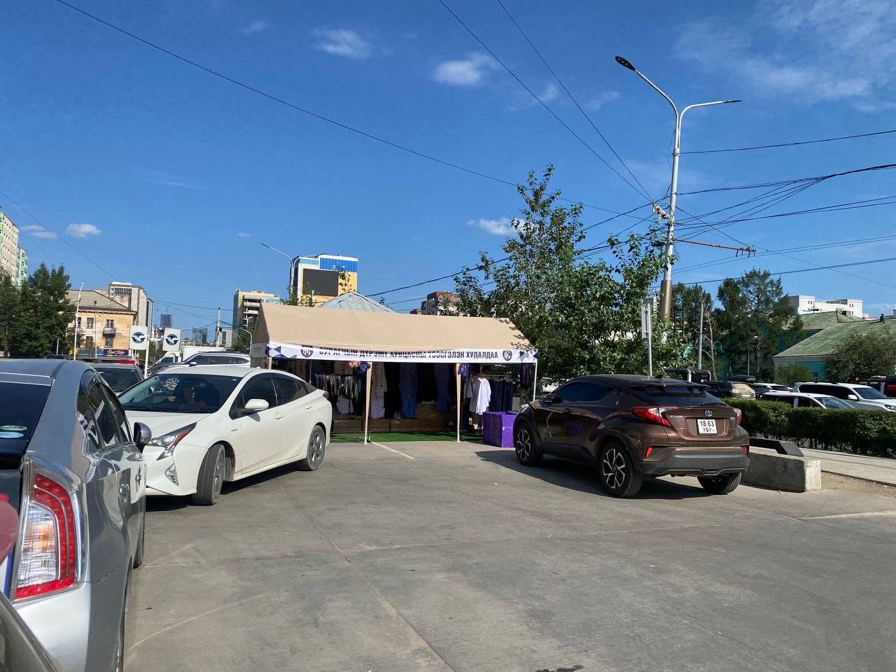 Баянгол дүүрэгт “Хичээлийн шинэ жилийн үзэсгэлэн худалдаа”-г 12 байршилд зохион байгуулж байна 2