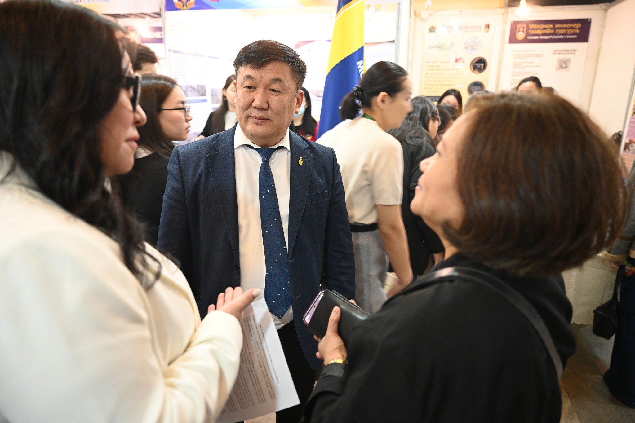“Баянгол Боловсрол-2026” үзэсгэлэнд их дээд сургуулиудаас гадна 10 гаруй орны 300 гаруй боловсролын байгууллага оролцож байна 7