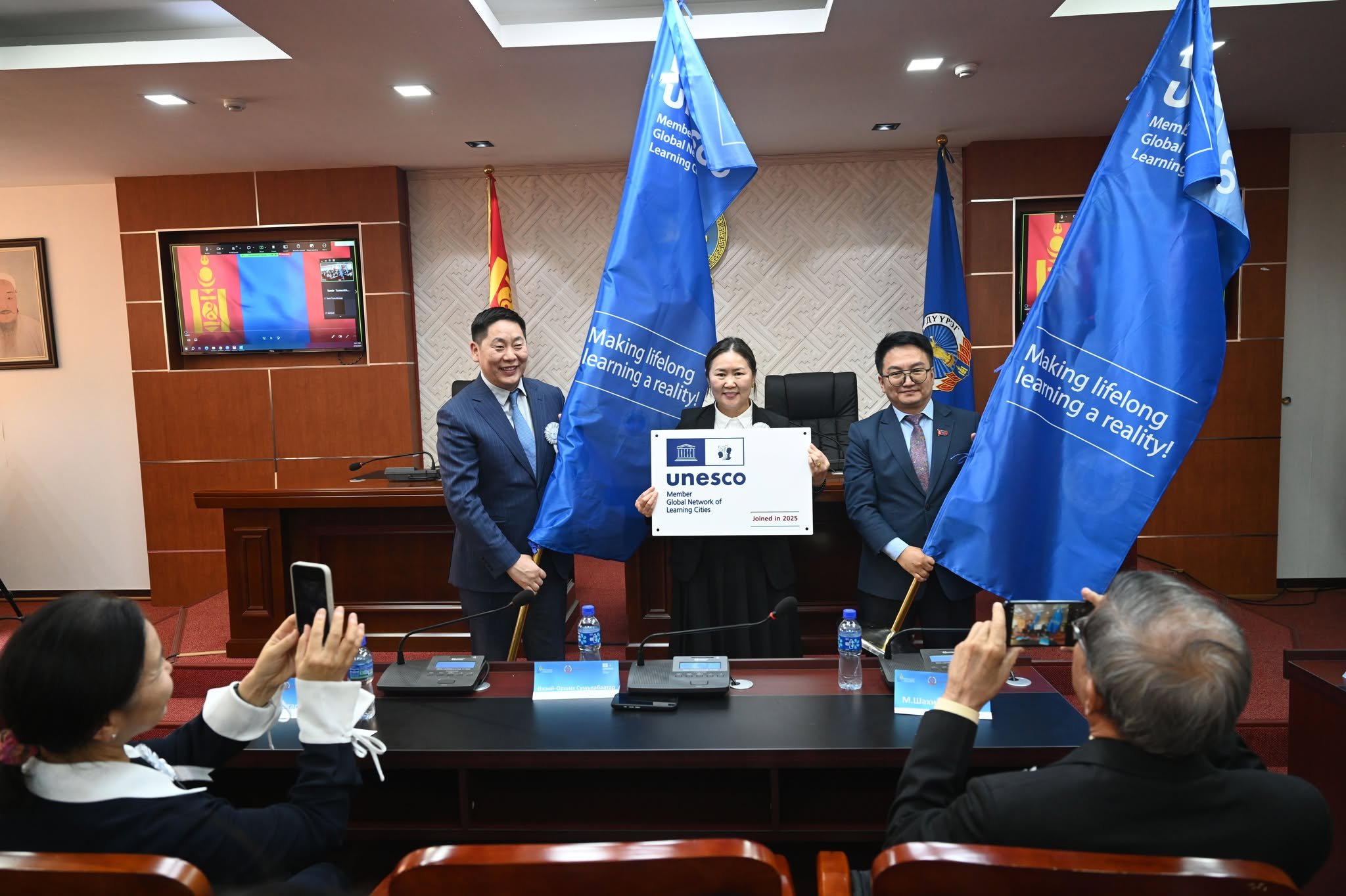 Баянгол дүүрэг дэлхийн 425 шилдэг хотыг эгнээндээ нэгтгэсэн  ЮНЕСКО-ийн "Дэлхийн суралцагч хотуудын сүлжээ"-нд нээгдсэнээ зарлалаа 2