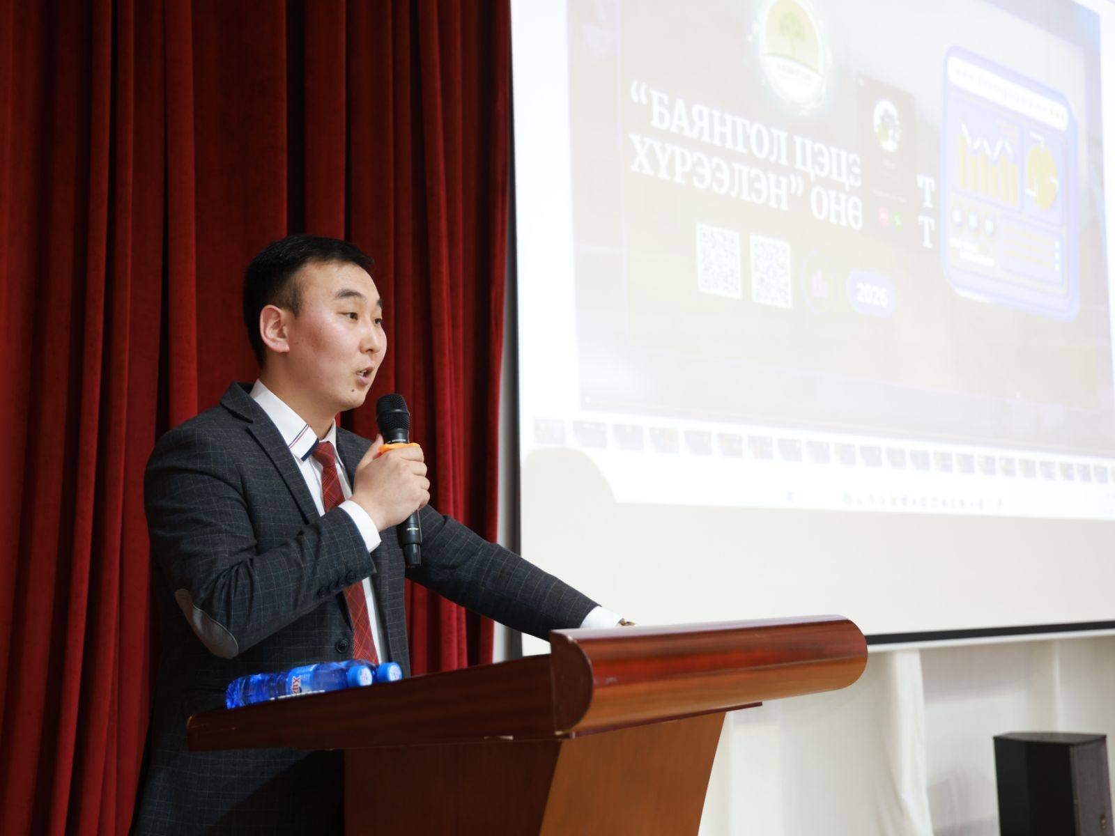 "Тэрбум мод" үндэсний хөдөлгөөний хүрээнд хаврын мод тарих ажлыг эхлүүлж, 2026 онд дүүргийн хэмжээнд ногоон байгууламж нэмэгдүүлэх төлөвлөлтөө танилцууллаа 5