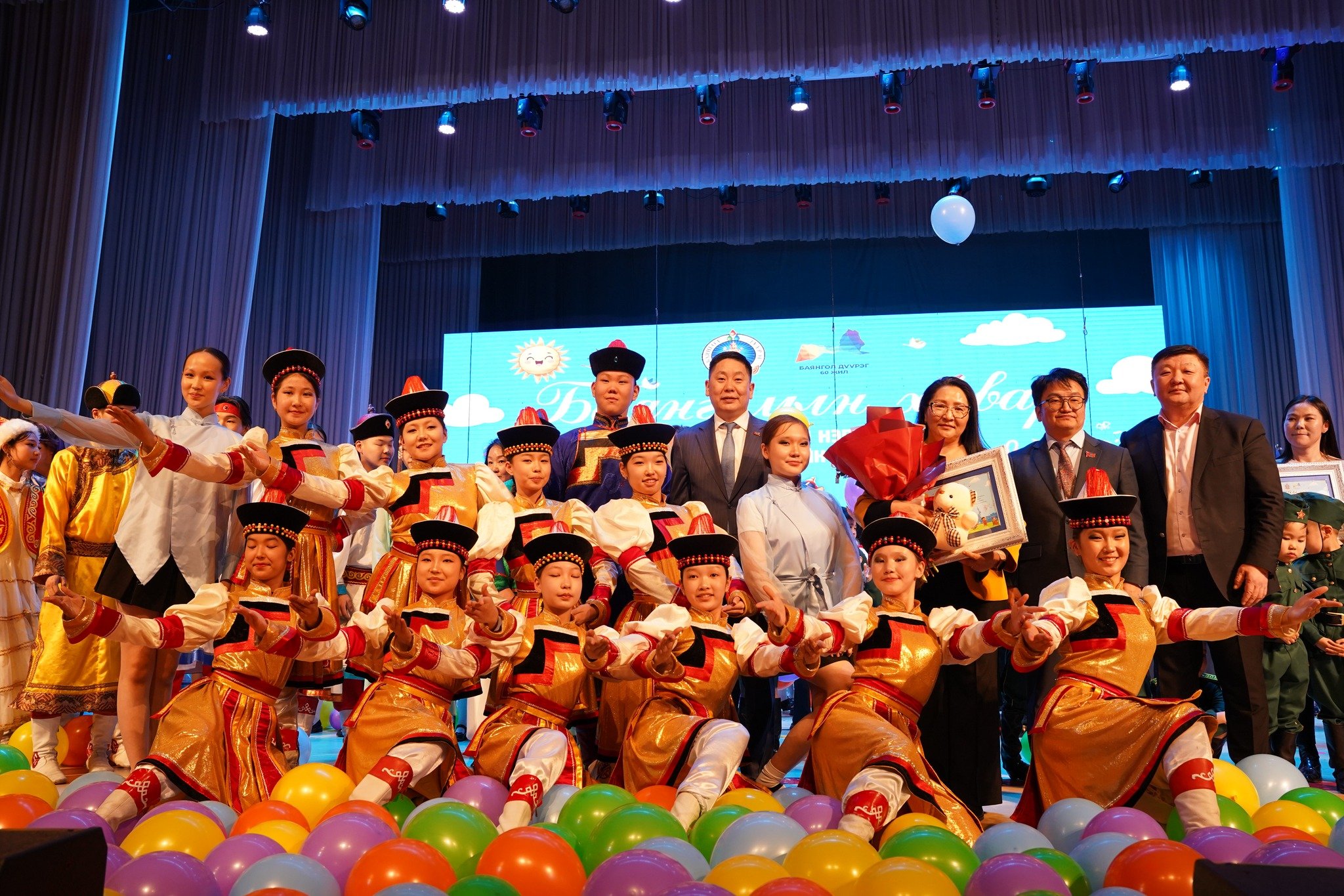 "Баянголын хавар-2026" урлагийн их наадмын “Гала тоглолт” болж, шилдгүүдээ тодрууллаа 3