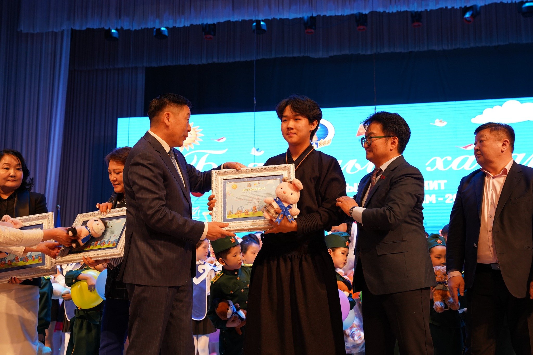 "Баянголын хавар-2026" урлагийн их наадмын “Гала тоглолт” болж, шилдгүүдээ тодрууллаа 8